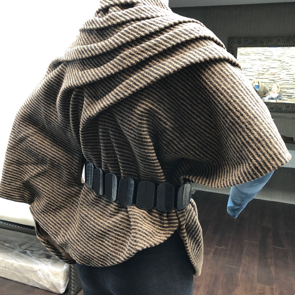 Cape/Jacket. Wool - Picture 2 of 6